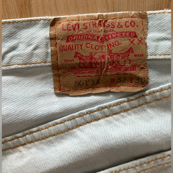 Levi’s - Picture 3 of 5